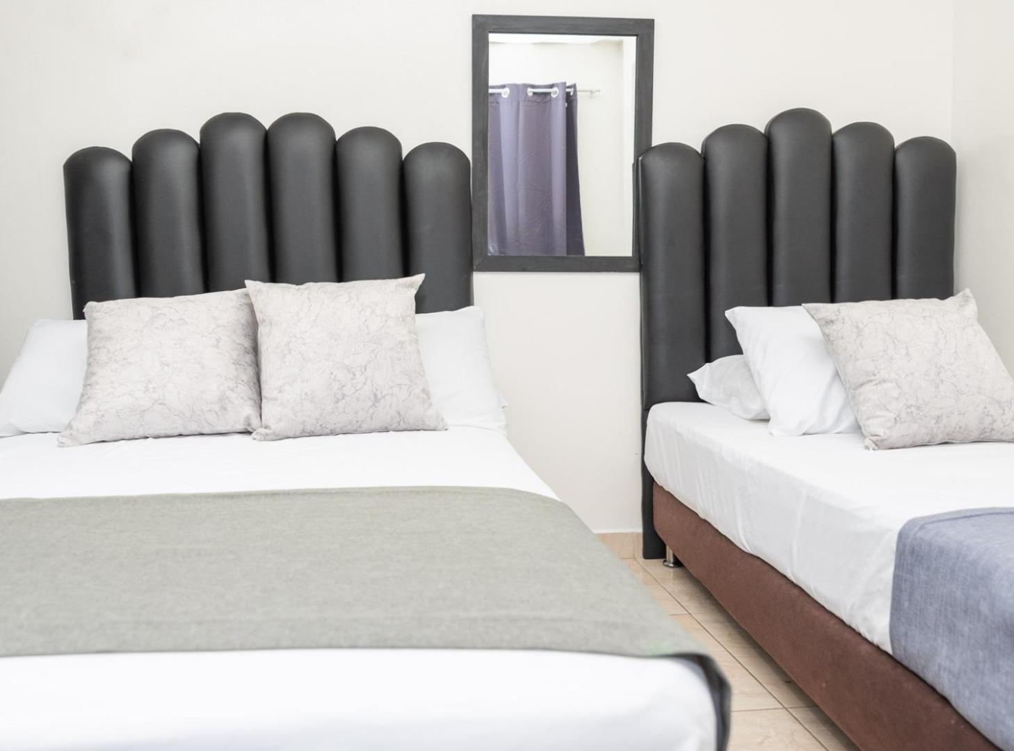 מדיין Hotel Alcazar מראה חיצוני תמונה