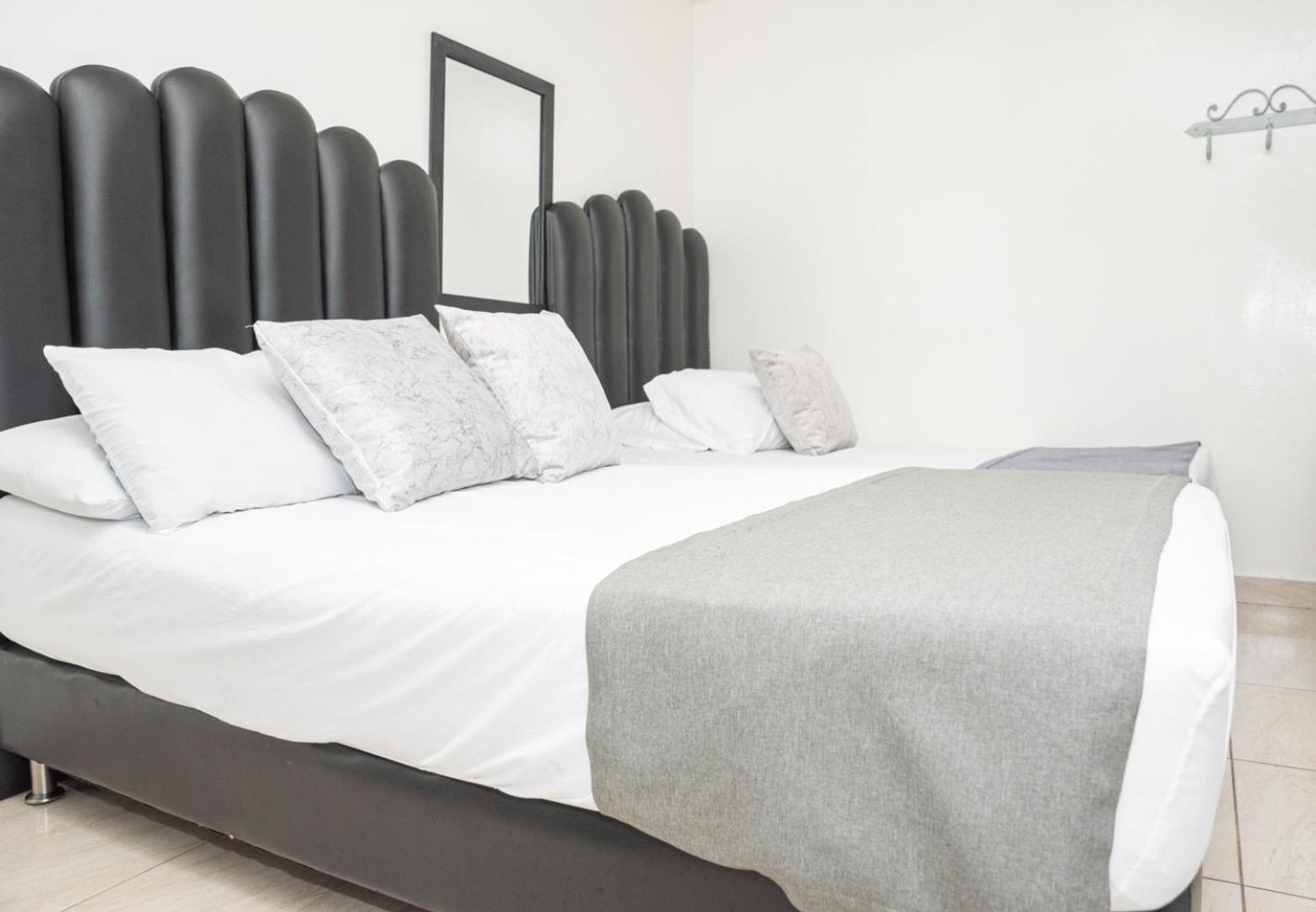 מדיין Hotel Alcazar מראה חיצוני תמונה